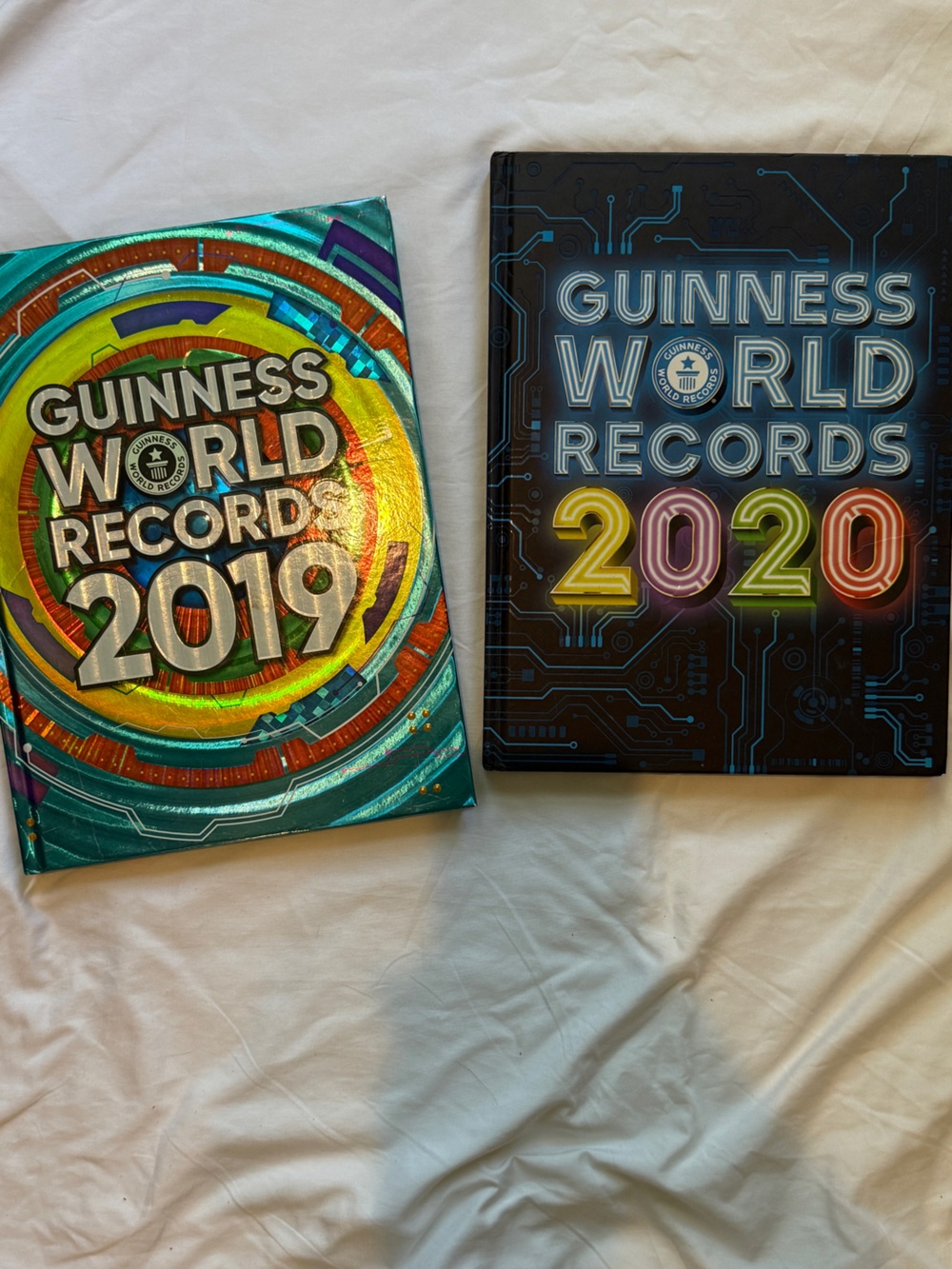 Guinness World Records 2019 & 2020 Colorful Teal/Black Editions
